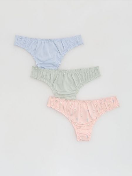 Majtki stringi 3 pack - wielobarwny. Stringi Reserved, bez wzorów, z bawełny. Za 49.99 zł.