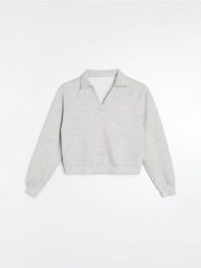 Bluza polo z domieszką wiskozy soft touch - szary. Szare bluzy damskie Sinsay, l, bez wzorów, z wiskozy, bez kaptura. Za 49.99 zł.