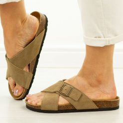Taupe skórzane klapki damskie Filippo Dk7919/26. Klapki damskie Filippo, bez wzorów, z jeansu, bez obcasa, bez zapięcia. Za 159.00 zł.