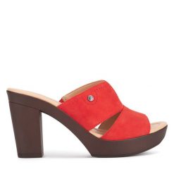 Klapki Lasocki. Czerwone klapki damskie Lasocki, bez wzorów, bez obcasa, bez zapięcia. Za 169.99 zł.