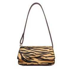 Torebka Guess. Torebki klasyczne damskie Guess, bez dodatków. Za 539.99 zł.
