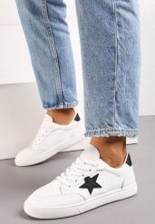 Białe Sneakersy z Naszywką w Kształcie Gwiazdki Desdema. Białe obuwie sportowe damskie Born2be, bez zapięcia. Za 84.99 zł.