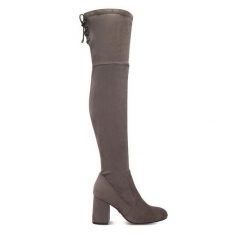 Kozaki Nine West. Szare kozaki damskie Nine West, bez obcasa, na słupku, bez zapięcia. Za 329.99 zł.
