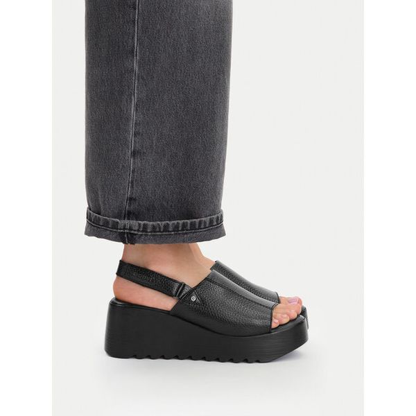 Sandały G-Star. Czarne sandały damskie G-Star, bez wzorów, bez obcasa, na koturnie, bez zapięcia. Za 259.99 zł.