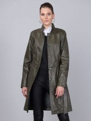 Basics & More Skórzany płaszcz w kolorze ciemnozielonym rozmiar: XL. Brązowe płaszcze damskie Basics & More, xl, bez wzorów, ze skóry, bez kaptura. Za 549.06 zł.