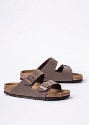 Klapki damskie brązowe Birkenstock Arizona BS Nubuk Mocca. Brązowe klapki damskie Birkenstock, bez wzorów, z materiału, bez obcasa, bez zapięcia. Za 339.99 zł.