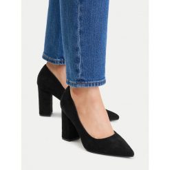 Czółenka JENNY. Czarne czółenka damskie Jenny, bez wzorów, bez obcasa. Za 139.99 zł.