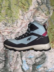 4F Wysokie buty trekkingowe ICE CRACKER z izolacją Primaloft damskie - niebieskie 37. Niebieskie obuwie trekkingowe damskie 4F, z nylonu, przed kolano, bez zapięcia. Za 549.99 zł.