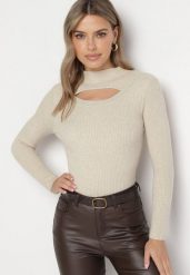 Beżowy Prążkowany Golf z Wycięciem Przy Dekolcie z Cyrkoniami Wokół Merithias. Brązowe golfy damskie Born2be, z aplikacjami, z bawełny, bez ramiączek. Za 49.99 zł.