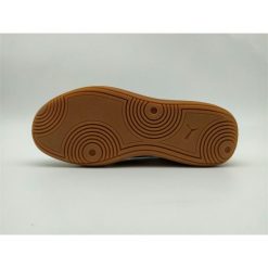 Damskie zamszowe buty sportowe Puma Club Klassika. Czarne obuwie sportowe casual damskie Puma, z zamszu, bez zapięcia. W wyprzedaży za 286.75 zł.