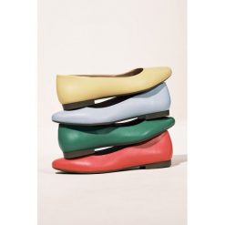 Baleriny Lasocki. Zielone balerinki damskie Lasocki, bez wzorów. Za 139.99 zł.