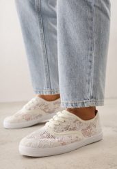 Beżowe Tenisówki Ozdobione Koronką Tarinela. Brązowe trampki damskie Born2be, z aplikacjami, z jeansu, bez zapięcia. Za 49.99 zł.