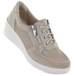 Skórzane półbuty damskie na koturnie Helios 460. Półbuty damskie Helios, bez wzorów, ze skóry, bez obcasa, na koturnie, bez zapięcia. Za 409.99 zł.