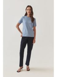 TATUUM Koszulka w kolorze błękitnym rozmiar: L. Niebieskie koszulki damskie TATUUM, l, bez wzorów, bez kołnierzyka, bez ramiączek. Za 127.95 zł.