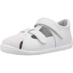 Sandały TITANITOS L500 RICARDO Biały. Białe sandały damskie TITANITOS, bez wzorów, ze skóry, bez obcasa, bez zapięcia. Za 186.99 zł.