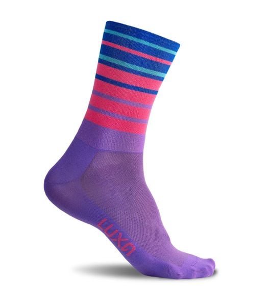 Skarpety Rowerowe dla dorosłych unisex LUXA Dynamic. Czerwone skarpetki damskie LUXA, bez wzorów, z materiału. Za 49.90 zł.