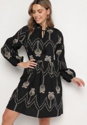 Czarna Sukienka z Bawełny Ozdobiona Haftem w Palmy Zeliova. Czarne sukienki damskie Born2be, bez wzorów, z bawełny, eleganckie, bez ramiączek. W wyprzedaży za 161.49 zł.