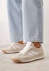 Beżowe Casualowe Sneakersy z Siateczkowymi Wstawkami Kassadina. Brązowe obuwie sportowe damskie Born2be, z jeansu, bez zapięcia. Za 89.99 zł.