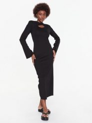 Gestuz Sukienka codzienna Anka 10906826 Czarny Slim Fit. Czarne sukienki damskie Gestuz, bez wzorów, z wiskozy, bez ramiączek. Za 319.99 zł.