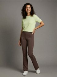 Legginsy flare - brązowy. Brązowe legginsy damskie Sinsay, l, bez wzorów. Za 29.99 zł.