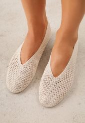 Beżowe Balerinki VICES z Plecioną Cholewką Mahala. Brązowe balerinki damskie Renee, bez wzorów. Za 99.99 zł.