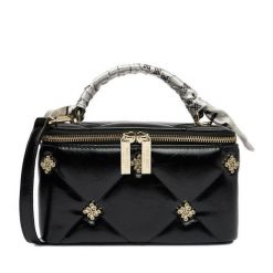 Torebka Nine West. Czarne kuferki damskie Nine West, bez dodatków. Za 259.99 zł.