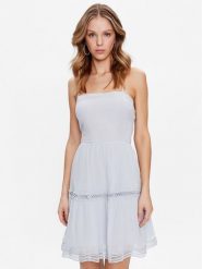 Guess Sukienka letnia Safa W3GK0M WEID0 Błękitny Regular Fit. Niebieskie sukienki damskie Guess, z aplikacjami, z bawełny, bez ramiączek. Za 369.99 zł.