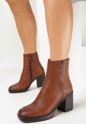 Brązowe Botki na Słupku z Kwadratowym Noskiem Nishu. Brązowe botki damskie Born2be, klasyczne, bez obcasa, na obcasie, bez zapięcia. Za 139.99 zł.