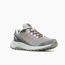 Buty do biegania damskie Merrell Fly Strike Gtx. Szare obuwie sportowe damskie Merrell, z materiału, bez zapięcia, do biegania. Za 429.99 zł.