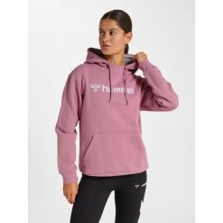 Bluza damska z kapturem Hummel Mover. Fioletowe bluzy damskie Hummel, na zimę, bez wzorów, z kapturem. Za 148.50 zł.