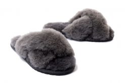 EMU AUSTRALIA W11573 MAYBERRY charcoal, kapcie damskie. Szare kapcie damskie EMU Australia, ze skóry. Za 299.90 zł.