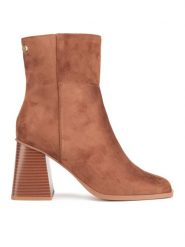 Nine West Botki WFA3361-1 Brązowy. Brązowe botki damskie Nine West, z materiału, bez obcasa, na słupku, bez zapięcia. Za 279.99 zł.