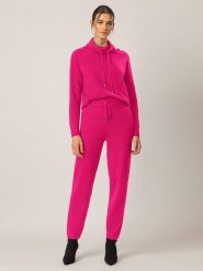 APART Spodnie w kolorze różowym rozmiar: 38. Różowe spodnie materiałowe damskie Apart, bez wzorów, z kaszmiru. Za 170.95 zł.