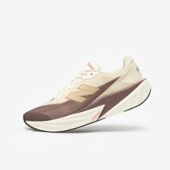 Buty do biegania damskie New Balance Fuelcell Rebel V5. Białe obuwie sportowe damskie New Balance, z kauczuku, bez zapięcia, do biegania. Za 719.99 zł.