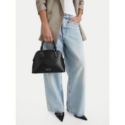 Torebka Nine West. Czarne kuferki damskie Nine West, bez wzorów, bez dodatków. Za 249.99 zł.