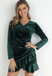 Ciemnozielona Sukienka Welurowa z Marszczeniem i Falbanką Zeve. Zielone sukienki damskie Born2be, bez wzorów, z weluru, eleganckie, bez ramiączek. W wyprzedaży za 38.24 zł.