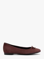 Bordowe welurowe baleriny z kokardką JUDIE. Czerwone balerinki damskie Ryłko, bez wzorów, z materiału, z okrągłym noskiem. Za 299.99 zł.