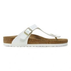 Japonki damskie białe Birkenstock Gizeh BF. Białe klapki damskie Birkenstock, bez wzorów, bez obcasa, bez zapięcia. Za 349.99 zł.