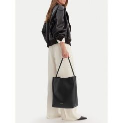 Torebka GINO ROSSI. Czarne torebki klasyczne damskie Gino Rossi, bez dodatków. Za 229.99 zł.