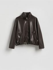 Kurtka ze stójką z imitacji skóry - ciemnobrązowy. Brązowe kurtki damskie Reserved, l, bez wzorów, ze skóry, bez kaptura. Za 259.99 zł.