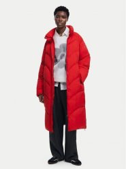 Desigual Kurtka zimowa Copenhague 24WWEWA9 Czerwony Relaxed Fit. Czerwone kurtki damskie Desigual, na zimę, s, bez wzorów, z syntetyku, bez kaptura. Za 519.99 zł.