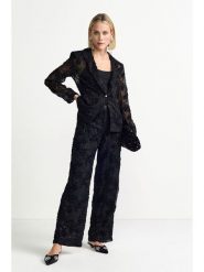 Rich & Royal Spodnie w kolorze czarnym rozmiar: 42. Czarne spodnie materiałowe damskie Rich & Royal, z aplikacjami, z materiału. Za 329.95 zł.