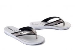 Inblu DD-15 014 czarny, klapki damskie. Czarne klapki damskie Inblu, bez wzorów, bez obcasa, bez zapięcia. Za 62.99 zł.
