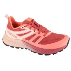 Buty do biegania damskie Inov-8 Trailfly Standard. Czerwone obuwie sportowe damskie Inov-8, z materiału, bez zapięcia, do biegania. Za 497.99 zł.