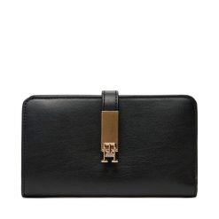 Portfel Tommy Hilfiger. Czarne portfele damskie Tommy Hilfiger, bez wzorów. Za 229.99 zł.