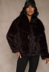 Bordowa Kurtka Futrzana Ozdobiona Kołnierzem Avelire. Czerwone kurtki damskie Renee, na zimę, m, bez wzorów, z futra, bez kaptura. Za 229.99 zł.