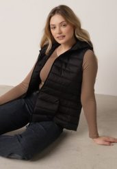 Czarna Pikowana Kamizelka Przejściowa z Kapturem Neanissa. Czarne kamizelki damskie Born2be, l, bez wzorów, z jeansu, z kapturem. Za 89.99 zł.