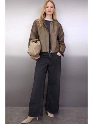 Trendyol Kurtka przejściowa w kolorze oliwkowym rozmiar: L. Zielone kurtki damskie Trendyol, l, bez wzorów, bez kaptura. Za 130.99 zł.