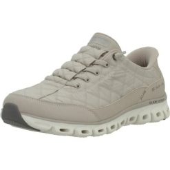 Buty SKECHERS 104556S GLIDE STEP AT EASE Beżowy. Brązowe obuwie trekkingowe damskie Skechers, z syntetyku, bez zapięcia. Za 338.99 zł.