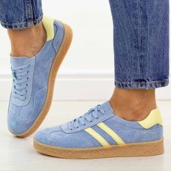 Niebieskie skórzane półbuty damskie S.Barski 7089. Niebieskie półbuty damskie S.BARSKI, na jesień, bez wzorów, z jeansu, z okrągłym noskiem, bez obcasa, na płaskiej podeszwie, bez zapięcia. Za 239.00 zł.